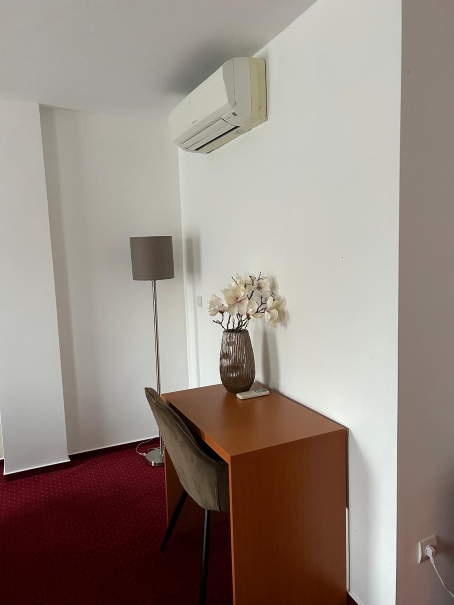 Hotel Evan U Hoffera Topoľčany Eksteriør bilde