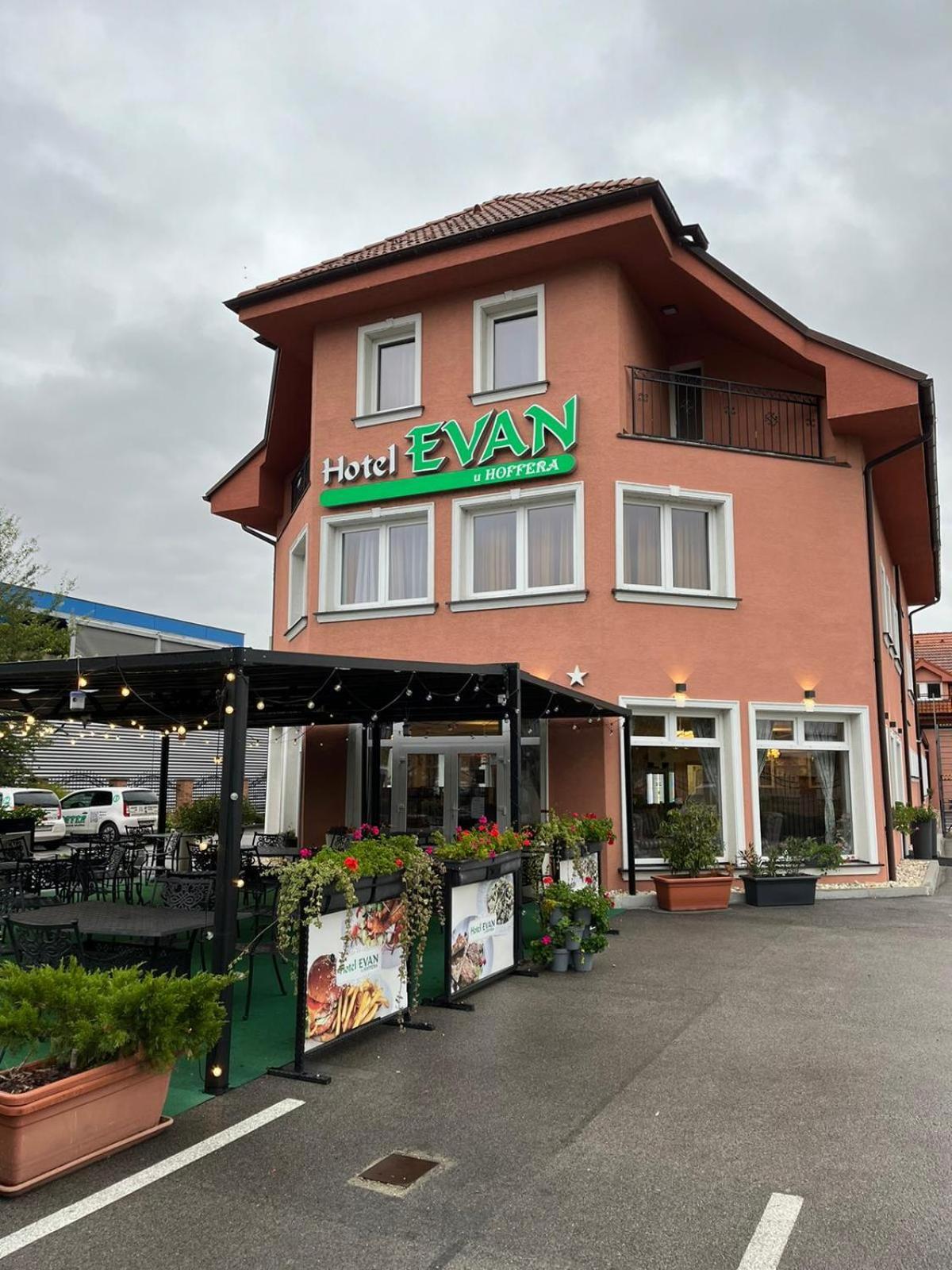 Hotel Evan U Hoffera Topoľčany Eksteriør bilde