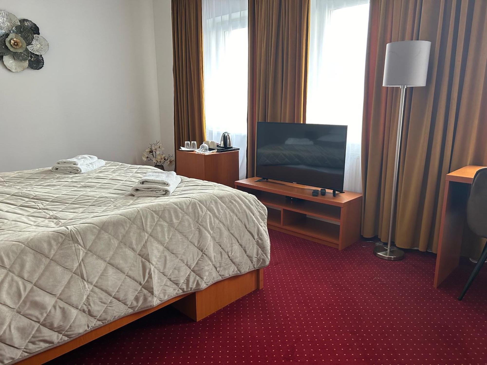 Hotel Evan U Hoffera Topoľčany Eksteriør bilde