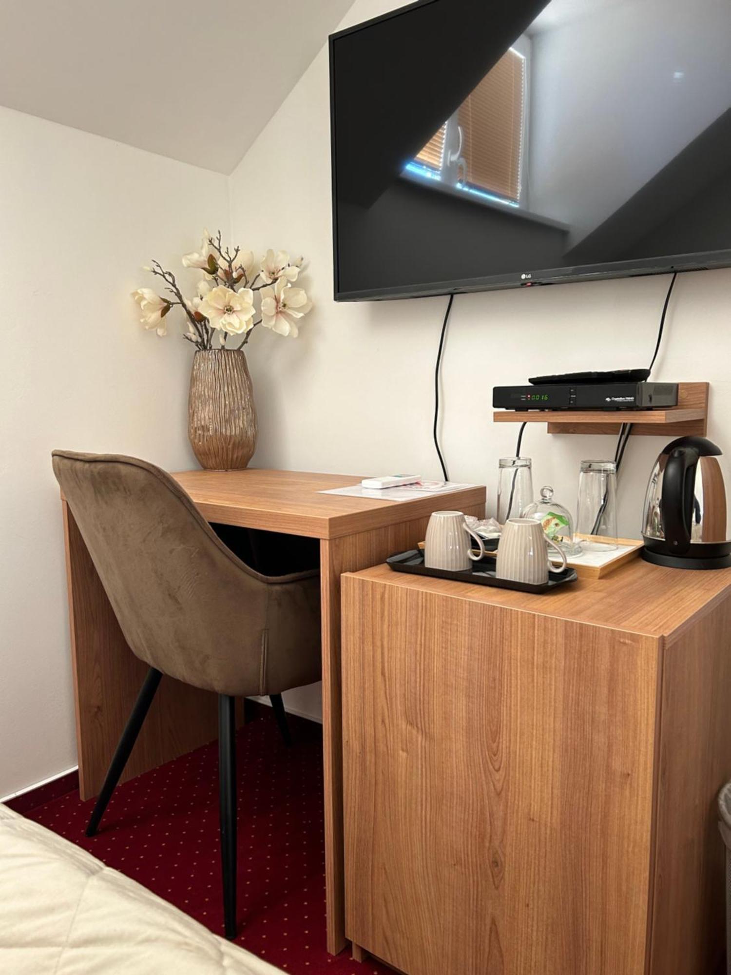 Hotel Evan U Hoffera Topoľčany Eksteriør bilde
