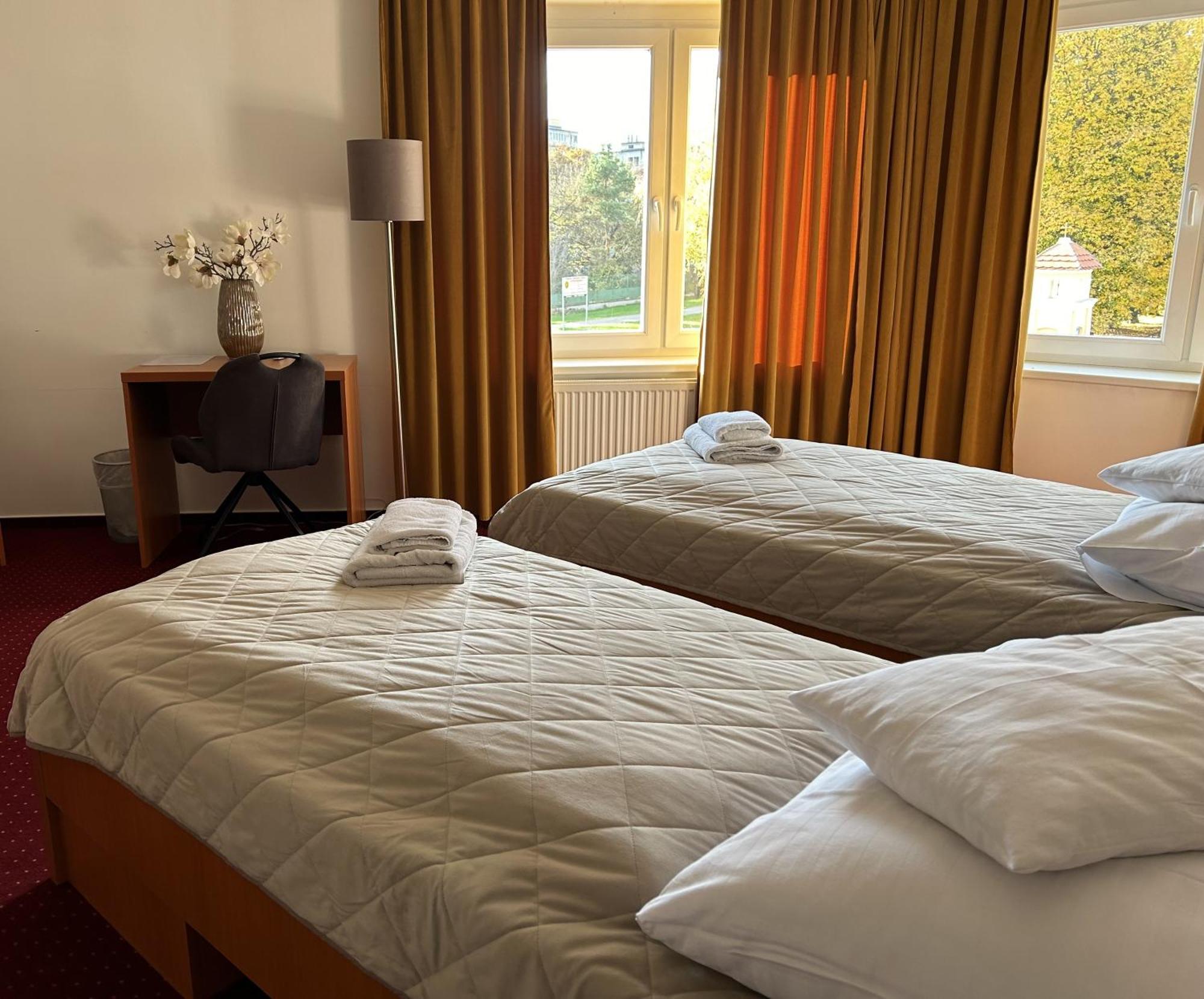Hotel Evan U Hoffera Topoľčany Eksteriør bilde