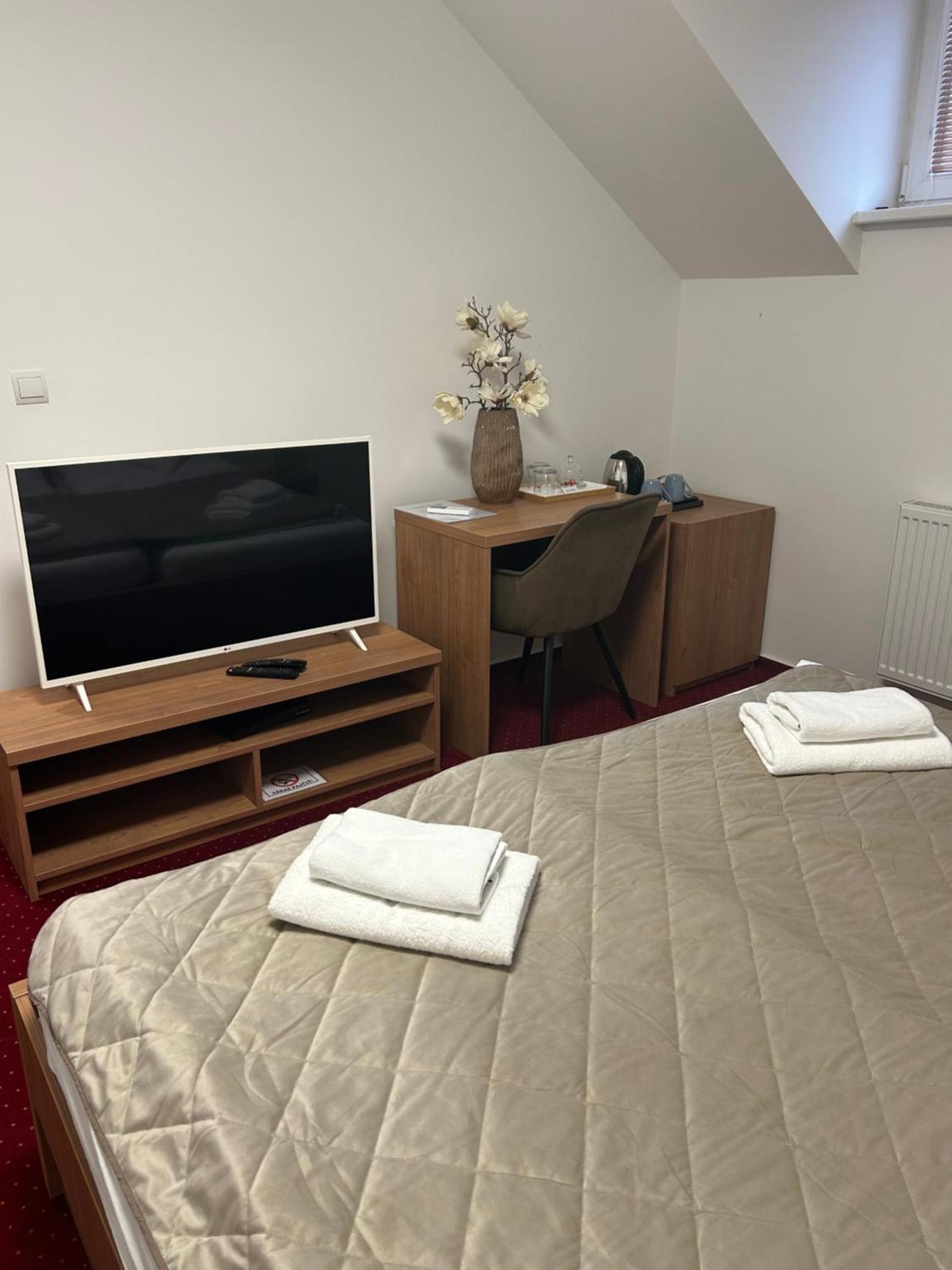 Hotel Evan U Hoffera Topoľčany Eksteriør bilde