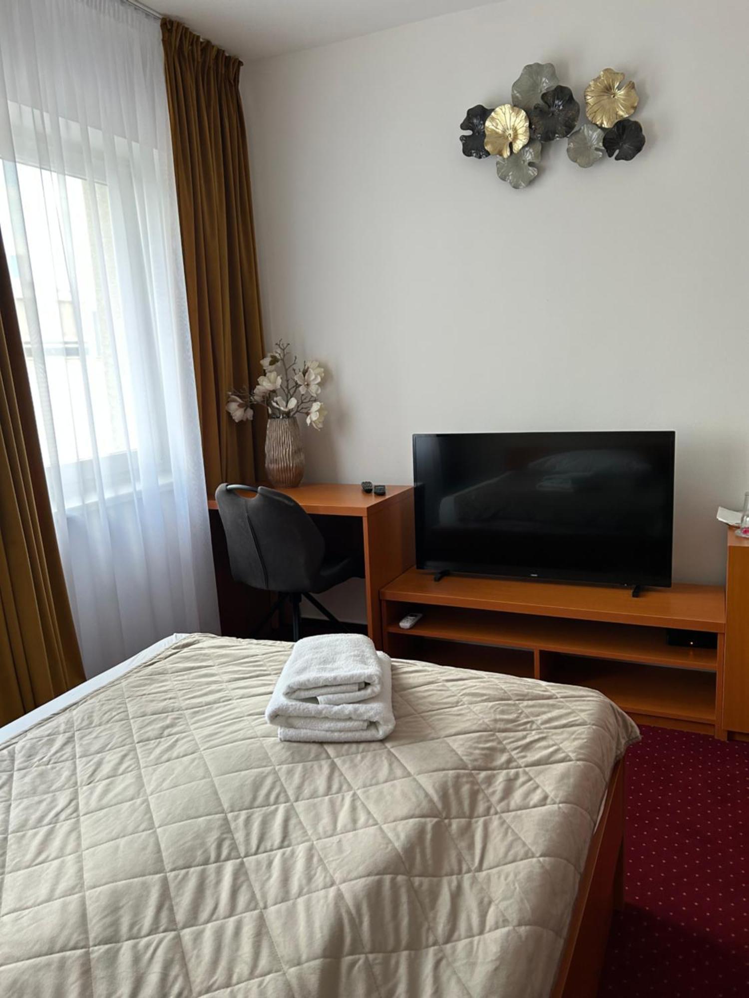 Hotel Evan U Hoffera Topoľčany Eksteriør bilde