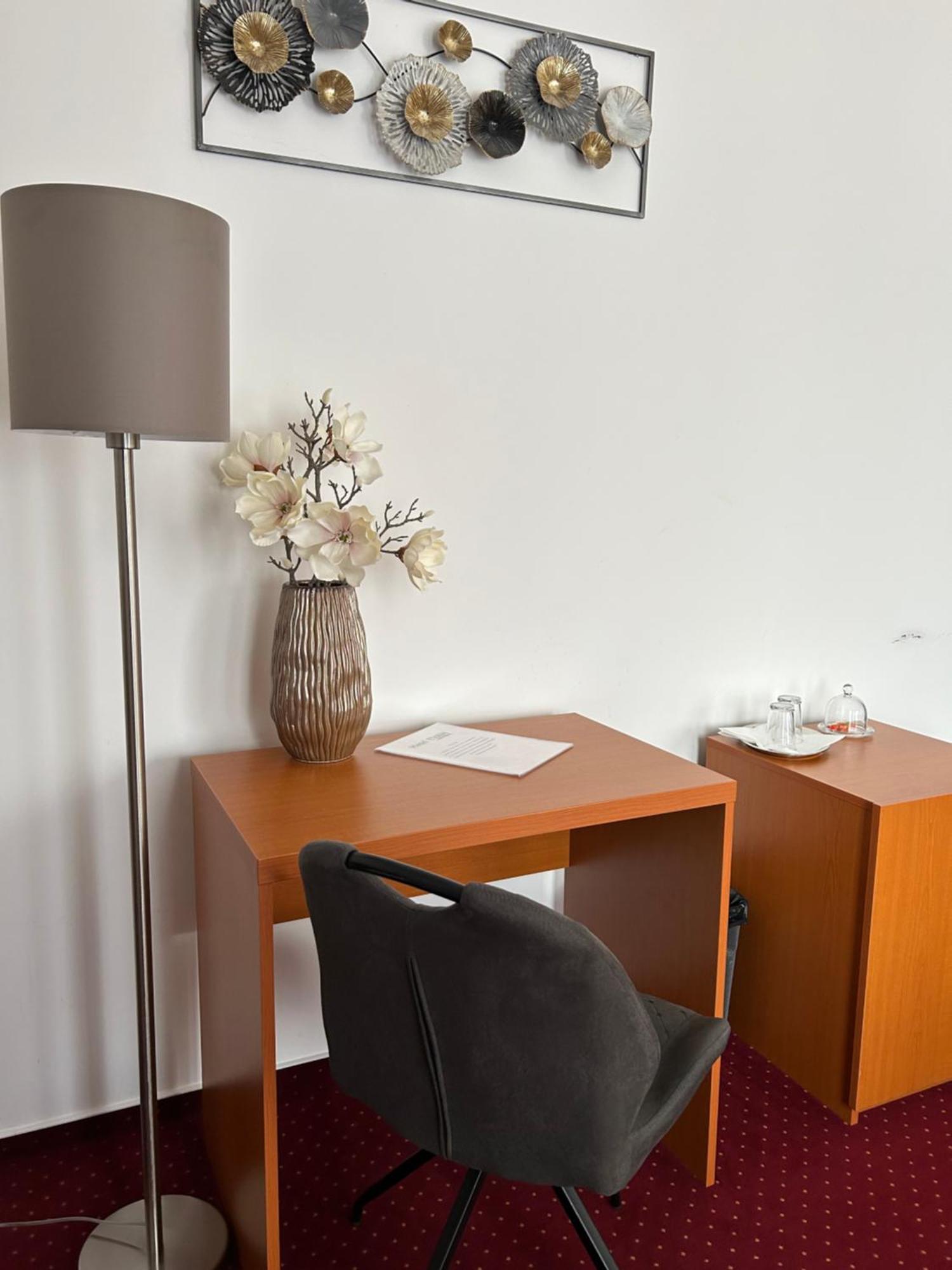 Hotel Evan U Hoffera Topoľčany Eksteriør bilde