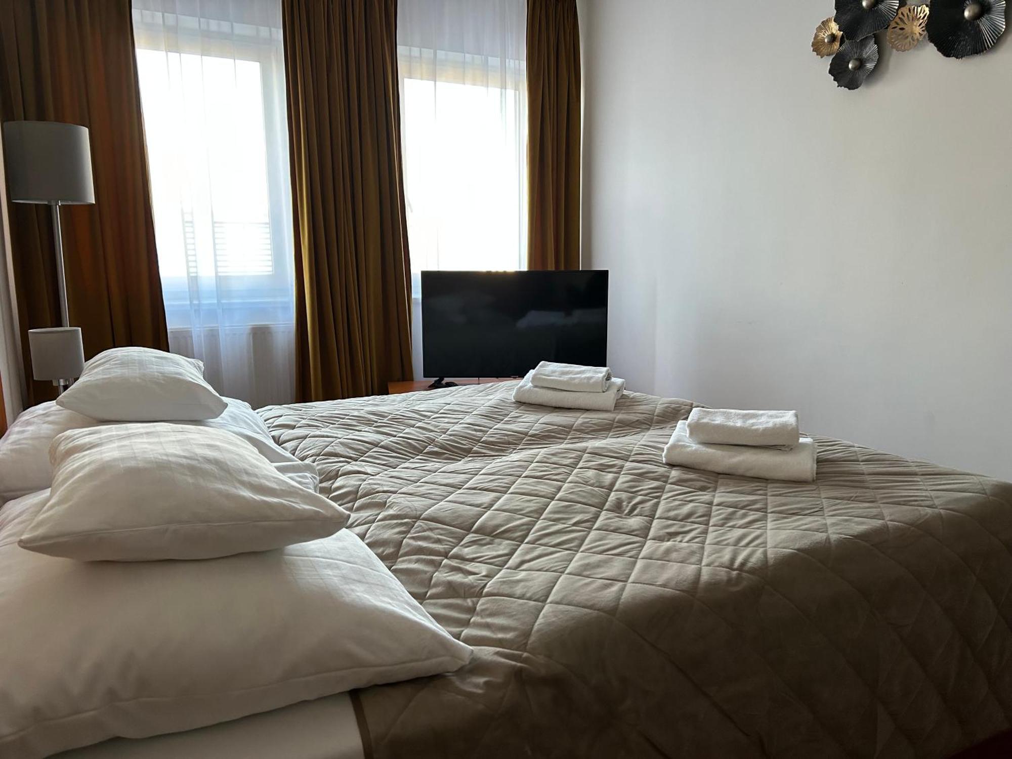 Hotel Evan U Hoffera Topoľčany Eksteriør bilde