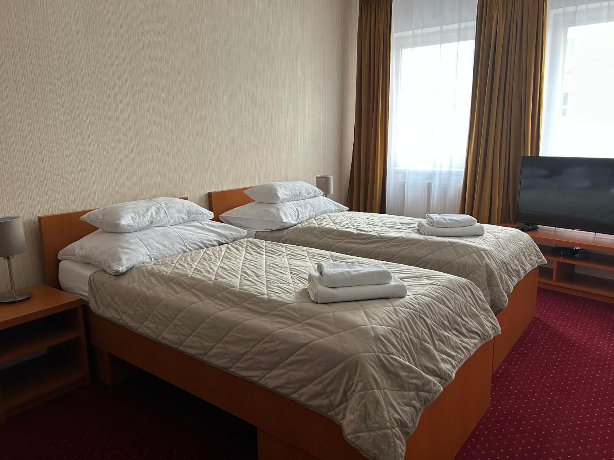 Hotel Evan U Hoffera Topoľčany Eksteriør bilde
